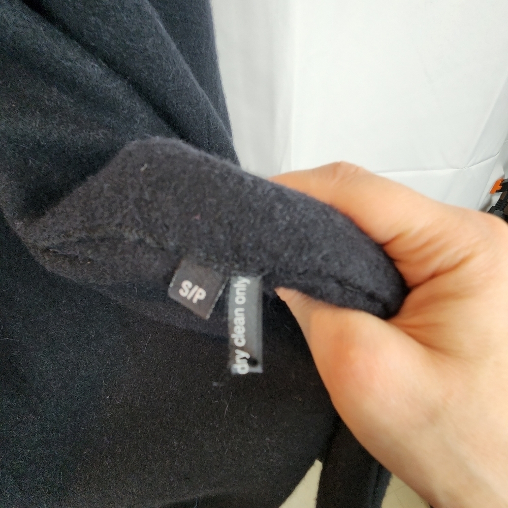 Designer wool coat size S in EUC - Picture 4 of 9